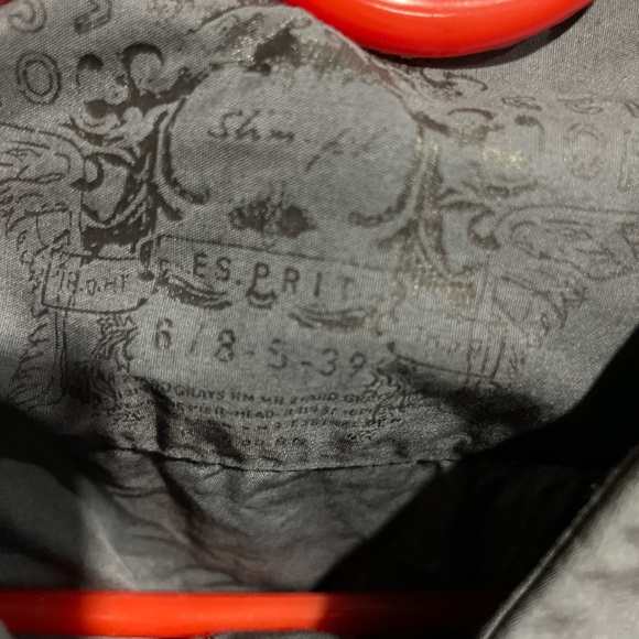 Used but almost new. Esprit brand. Chest 19”inches /shoulder 17”inches. - Picture 5 of 5